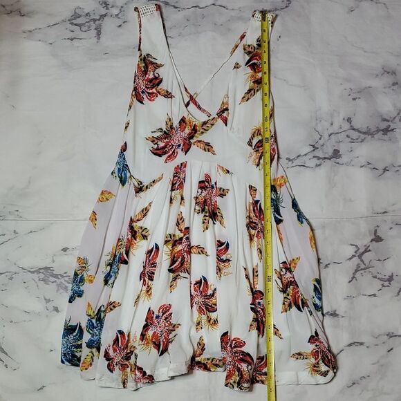 Floral Cross-Back Mini Dress - Picture 5 of 6